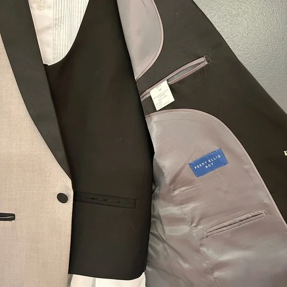 Perry Ellis Kids Tuxedo in Grey and Black